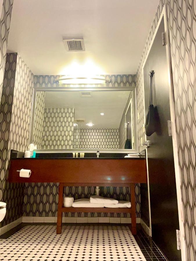 Park Manor Hotel Clifton Park Eksteriør bilde Bathroom