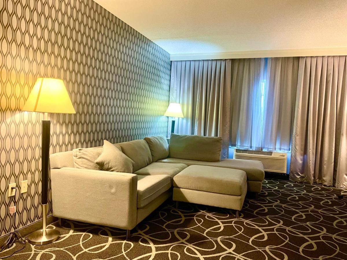 Park Manor Hotel Clifton Park Eksteriør bilde A suite at the hotel